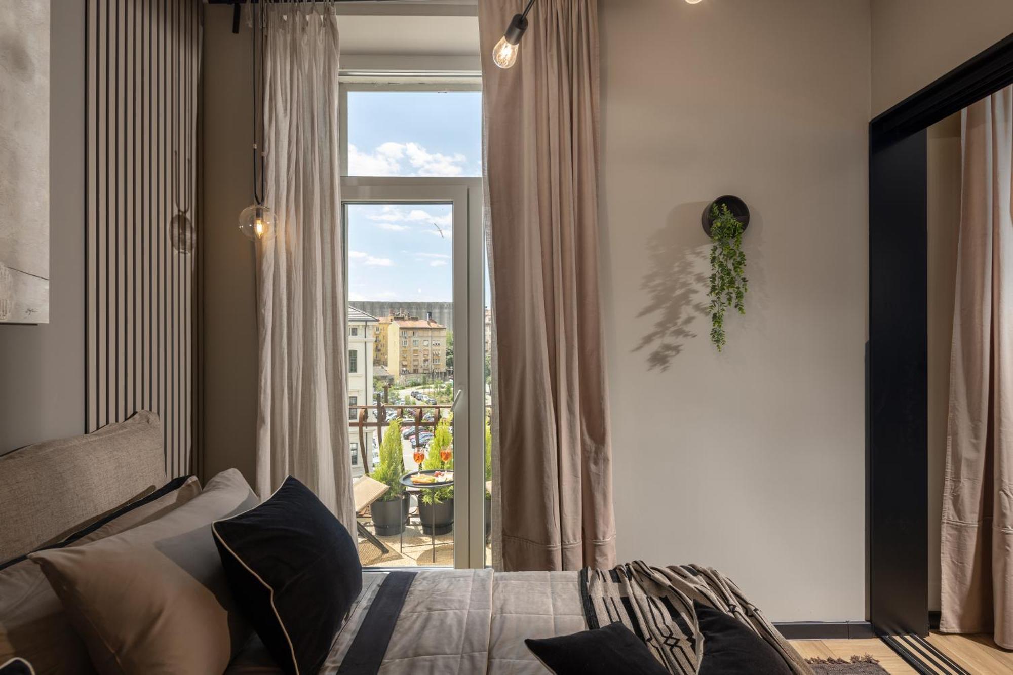 Nautilus Luxury 1 *